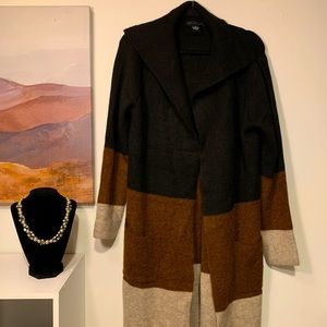 Duster sweater, multi-color, cool tones.